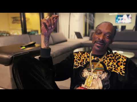 Snoop Dogg – Touch Away ft. October London Mp3 Download & Lyrics