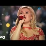 Kelly Clarkson - Underneath the Tree Mp3 Download/Video & Lyrics