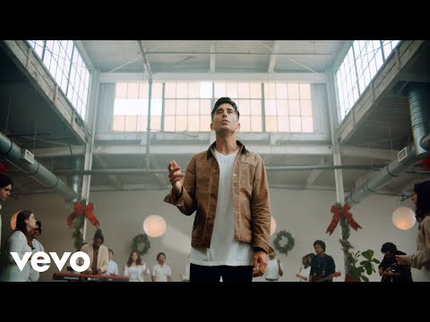 Phil Wickham - Manger Throne Mp3 Download, Video, Lyrics & Bio